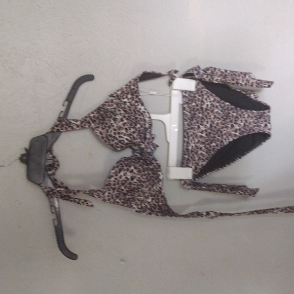 Colloyes Leopard Print Halter Bikini Set – Size S, Trendy Two-Piece Swimwear - Picture 2 of 7